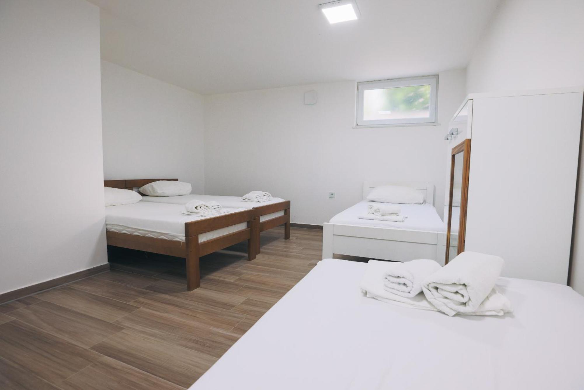 Royal Apartments Novalja Ngoại thất bức ảnh