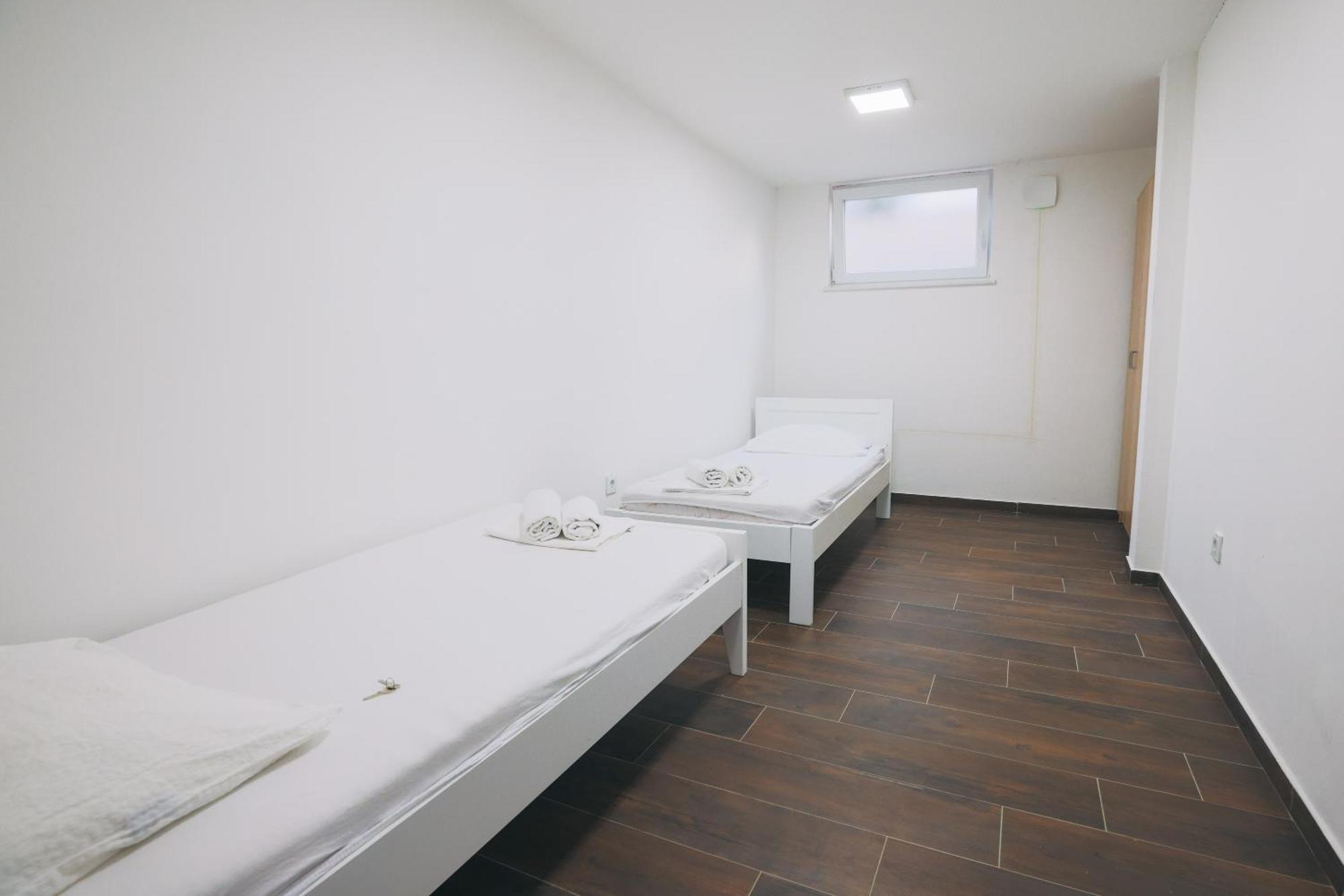 Royal Apartments Novalja Ngoại thất bức ảnh