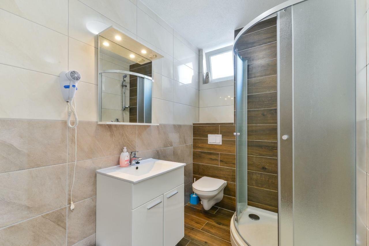Royal Apartments Novalja Ngoại thất bức ảnh